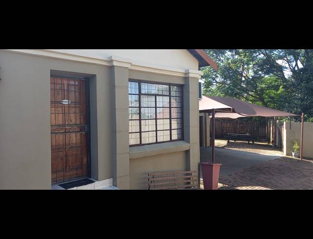 3 BEDROOM HOUSE FOR SALE IN WEST ACRES